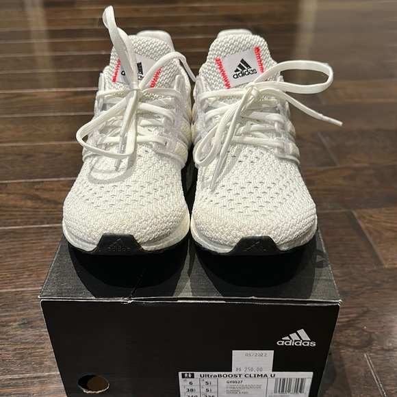 New Ultraboost Clima U (with tags and box) - Picture 7 of 16